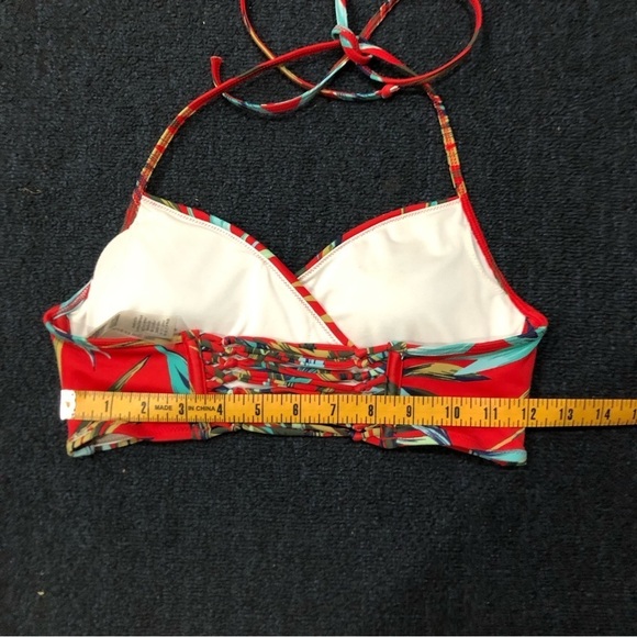 PINK Victoria’s Secret Red & Green Leaf Print Crisscross Bikini Top Size Medium - Picture 6 of 7